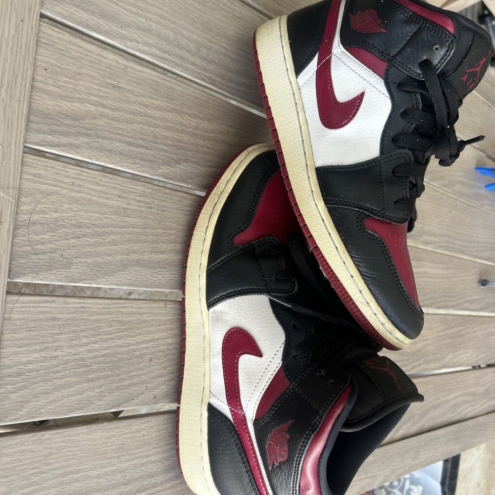 Nike Air Jordan 1 Mid Bred Toe Black Fire Red GS Youth Size 7Y